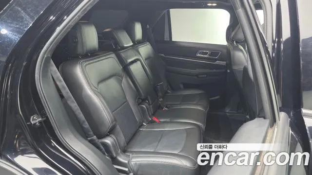 Ford Explorer 2018 — фото 17