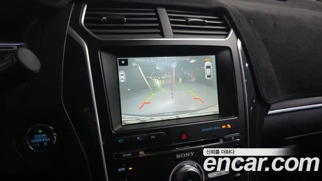 Ford Explorer 2018 — фото 20