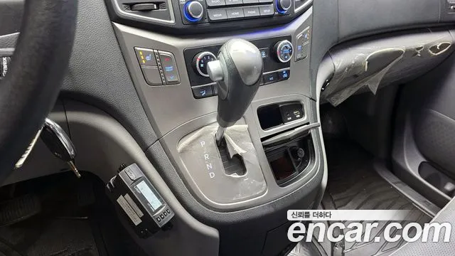 Hyundai Starex 2021 — фото 12