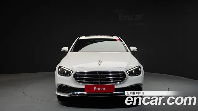 Mercedes-Benz E-Class 2023 — фото 3
