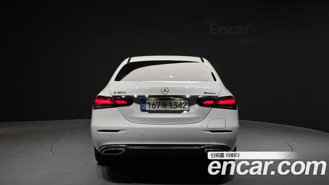 Mercedes-Benz E-Class 2023 — фото 4