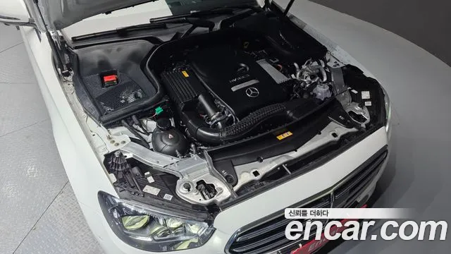 Mercedes-Benz E-Class 2023 — фото 6