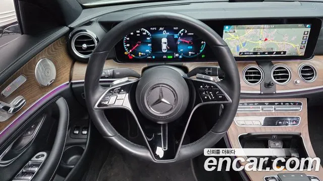 Mercedes-Benz E-Class 2023 — фото 20