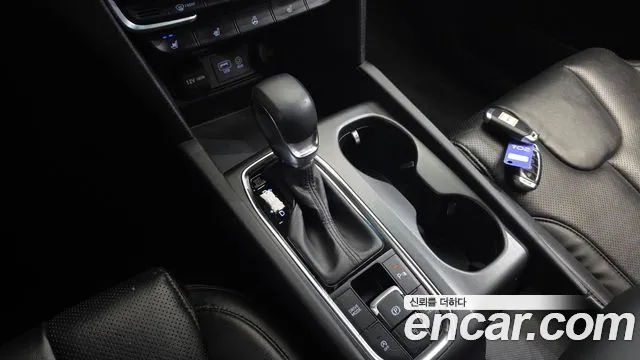 Hyundai Santafe 2019 — фото 12