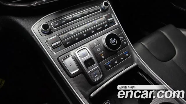 Hyundai Santafe 2021 — фото 9