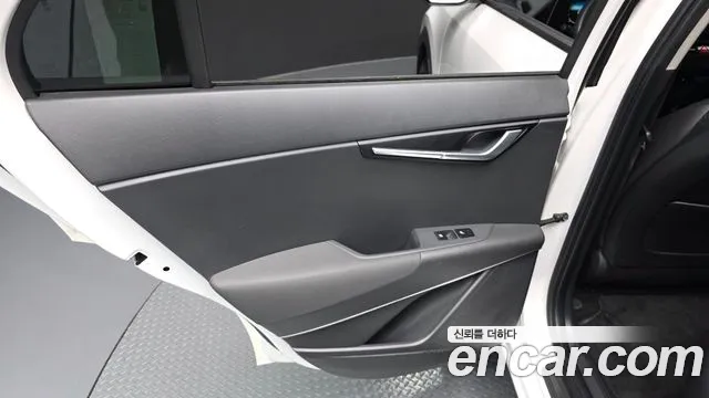 Kia Niro 2024 — фото 15