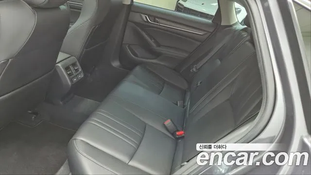 Honda Accord 2022 — фото 16