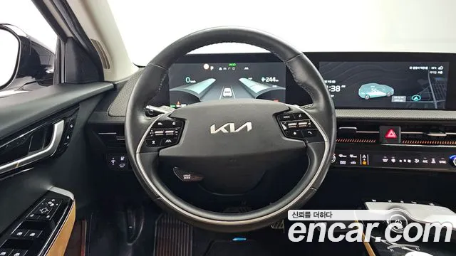 Kia EV6 2022 — фото 19