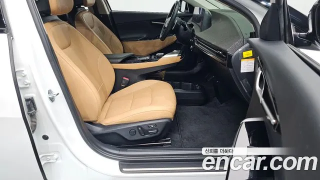 Kia EV6 2022 — фото 16