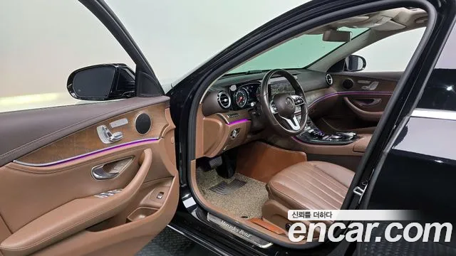 Mercedes-Benz E-Class 2019 — фото 12