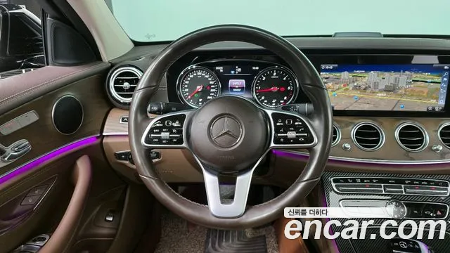 Mercedes-Benz E-Class 2019 — фото 17