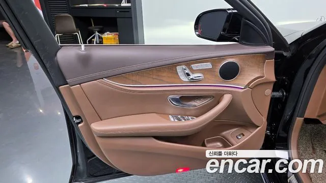 Mercedes-Benz E-Class 2019 — фото 13