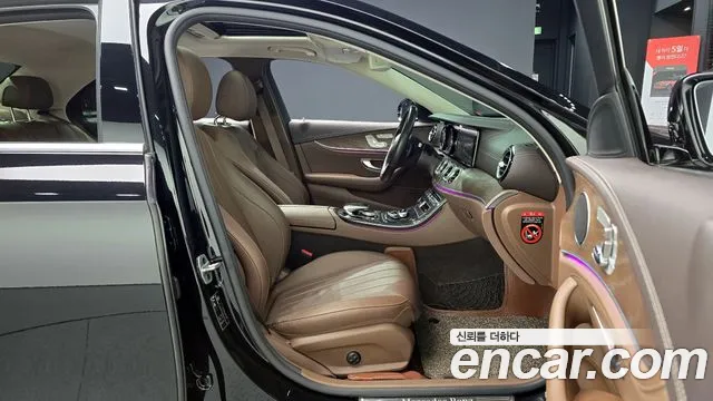 Mercedes-Benz E-Class 2019 — фото 15