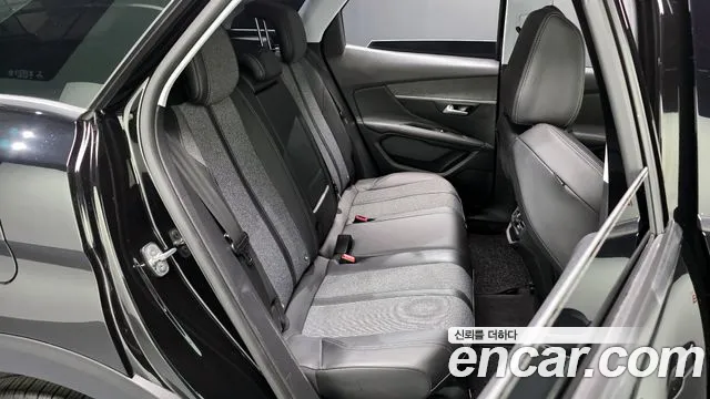 Peugeot 3008 2018 — фото 17