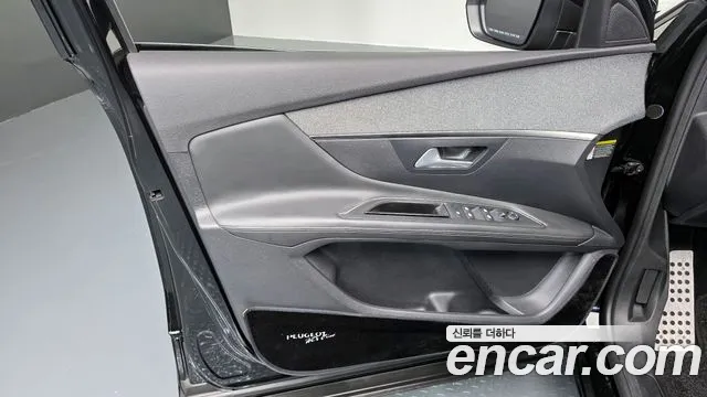 Peugeot 3008 2018 — фото 14