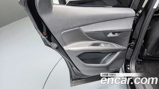 Peugeot 3008 2018 — фото 15