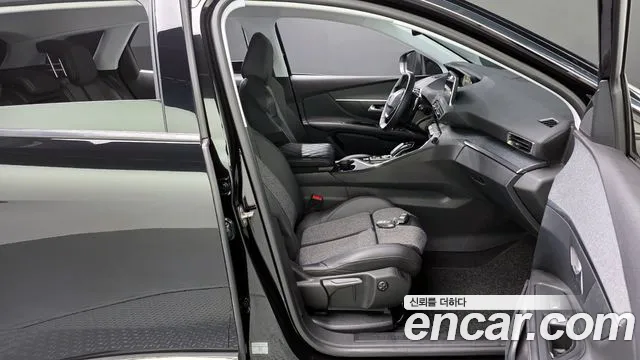 Peugeot 3008 2018 — фото 16