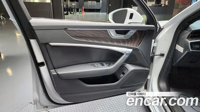Audi A6 2022 — фото 14