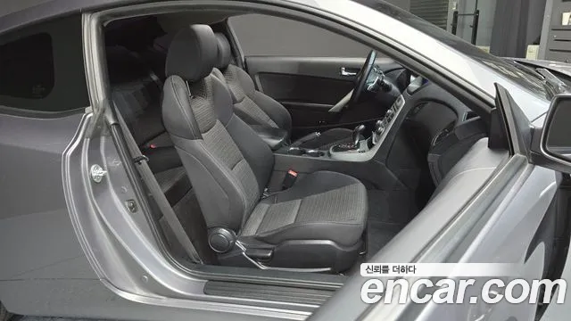 Hyundai Genesis 2010 — фото 12