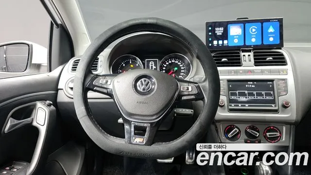 Volkswagen Polo 2015 — фото 12