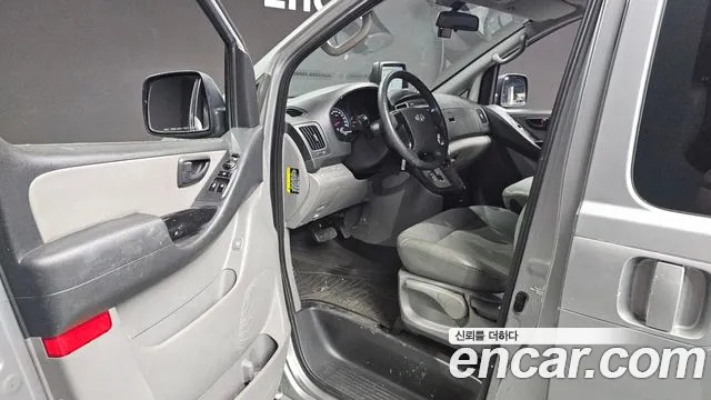Hyundai Starex 2016 — фото 10