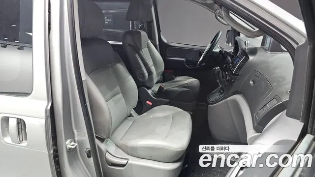 Hyundai Starex 2016 — фото 12