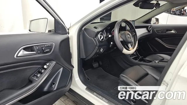 Mercedes-Benz GLA-Class 2016 — фото 10