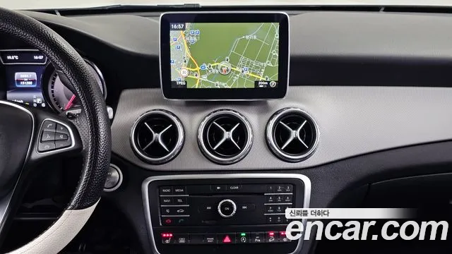 Mercedes-Benz GLA-Class 2016 — фото 14