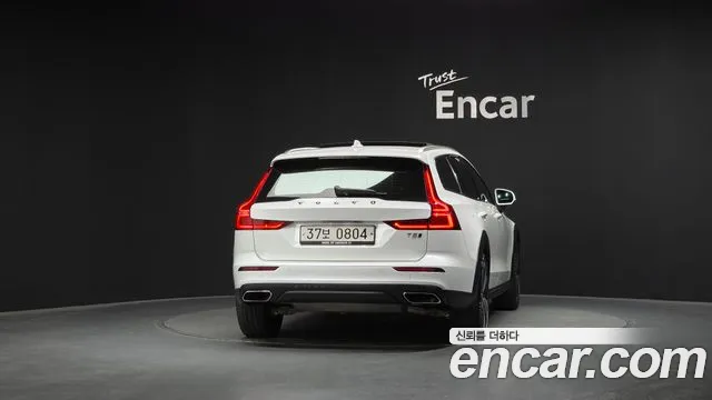 Volvo V60 2019 — фото 4