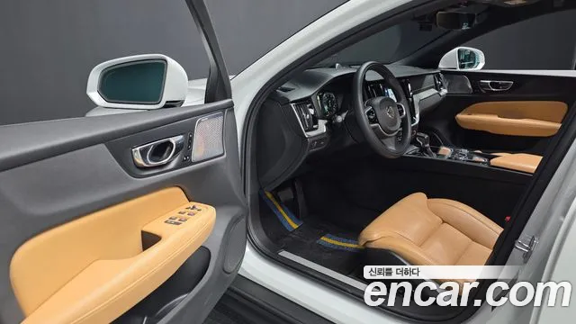 Volvo V60 2019 — фото 13