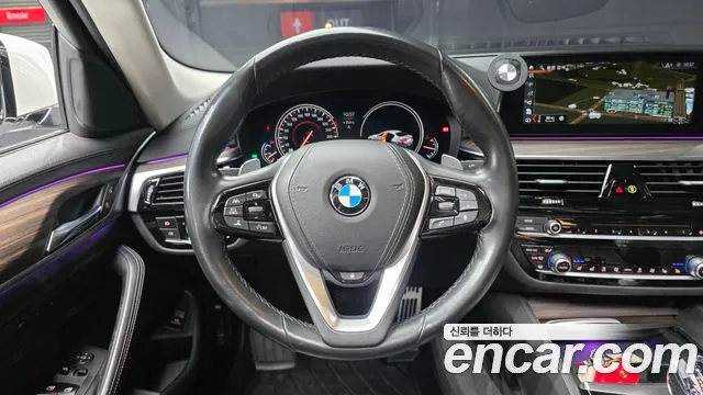 BMW 5-Series 2018 — фото 13