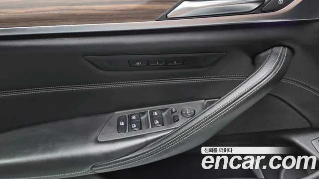 BMW 5-Series 2018 — фото 18