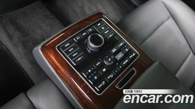 Hyundai Equus 2013 — фото 17