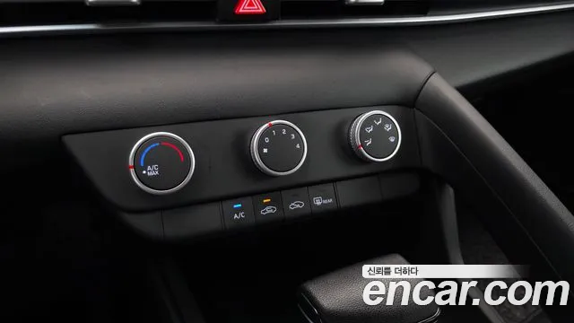 Hyundai AVANTE 2023 — фото 16