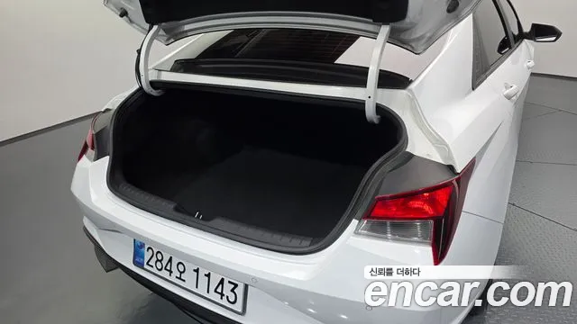 Hyundai AVANTE 2023 — фото 20