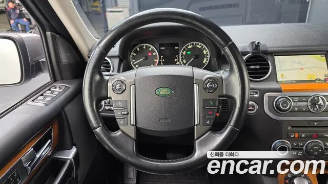 Land Rover Discovery 2010 — фото 13