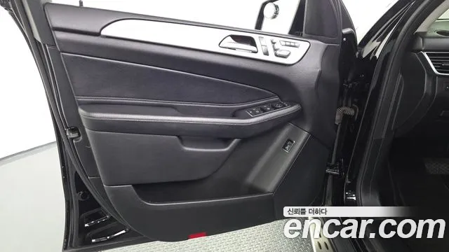 Mercedes-Benz GLE-Class 2018 — фото 14