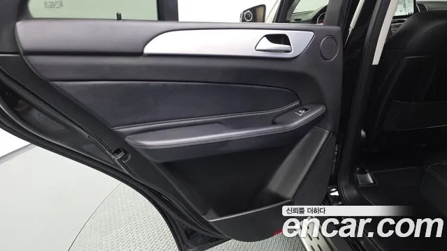 Mercedes-Benz GLE-Class 2018 — фото 15