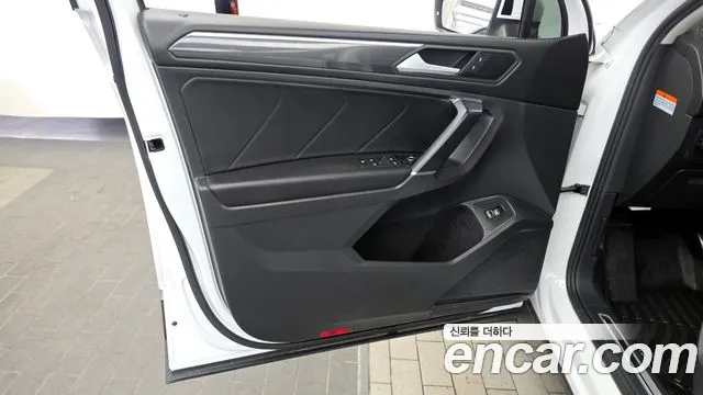 Volkswagen Tiguan 2020 — фото 14