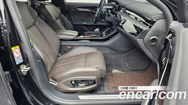 Audi A8 2021 — фото 16