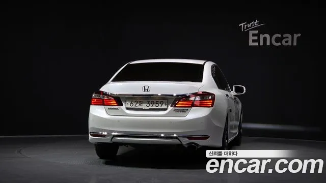 Honda Accord 2017 — фото 4