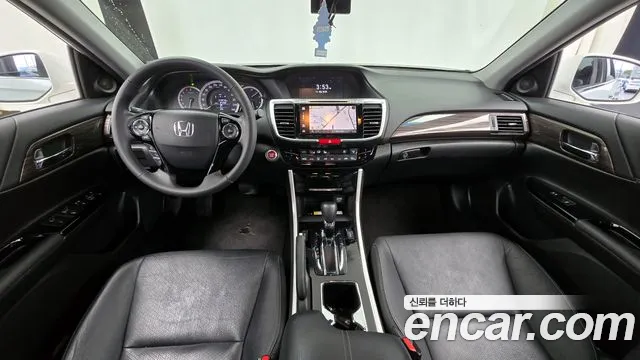 Honda Accord 2017 — фото 7