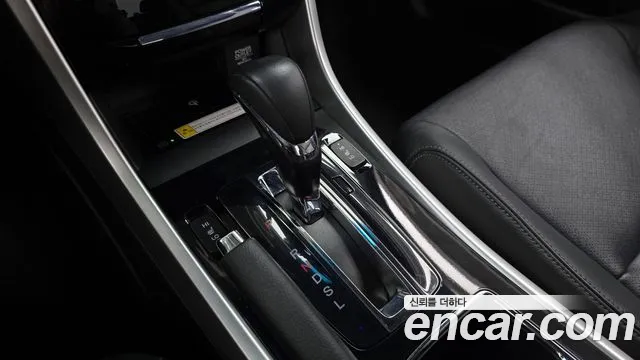 Honda Accord 2017 — фото 9