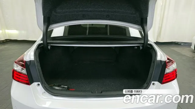 Honda Accord 2017 — фото 20