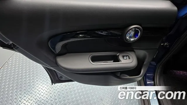 Mini Clubman 2018 — фото 15
