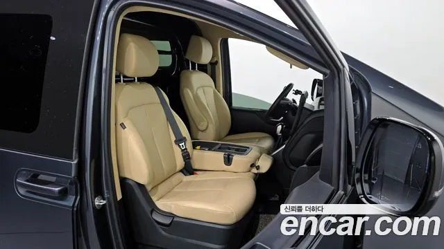 Hyundai Staria 2022 — фото 16