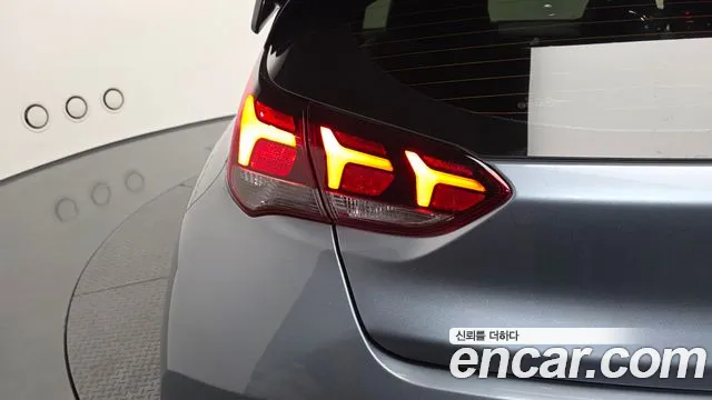 Hyundai Veloster 2019 — фото 9