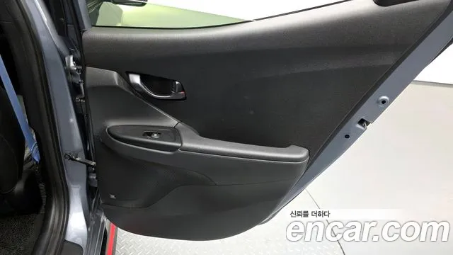Hyundai Veloster 2019 — фото 15