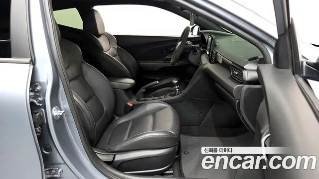 Hyundai Veloster 2019 — фото 16