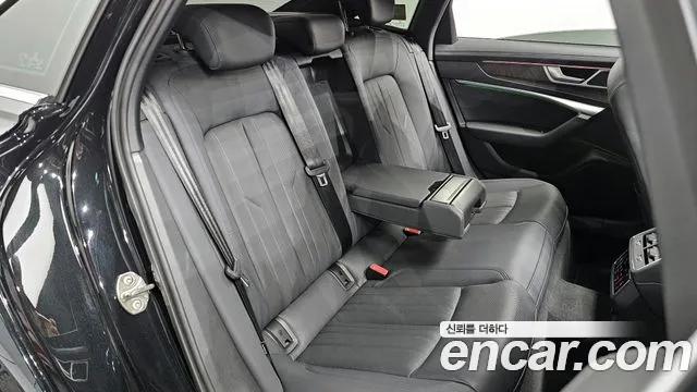 Audi A6 2022 — фото 18